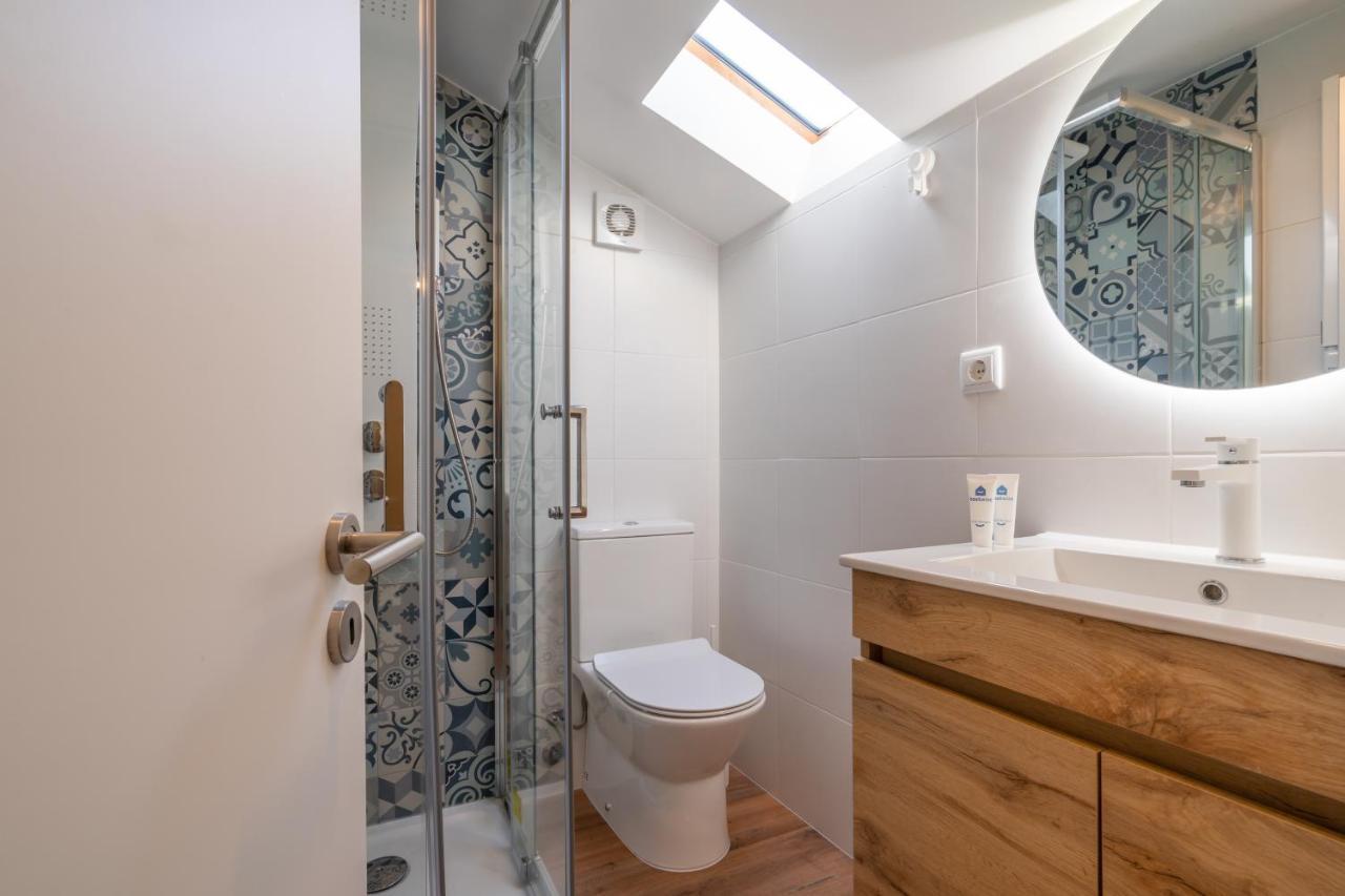 Host Wise - Fantastic Contemporary Flat W Balcony Apartment Porto Luaran gambar