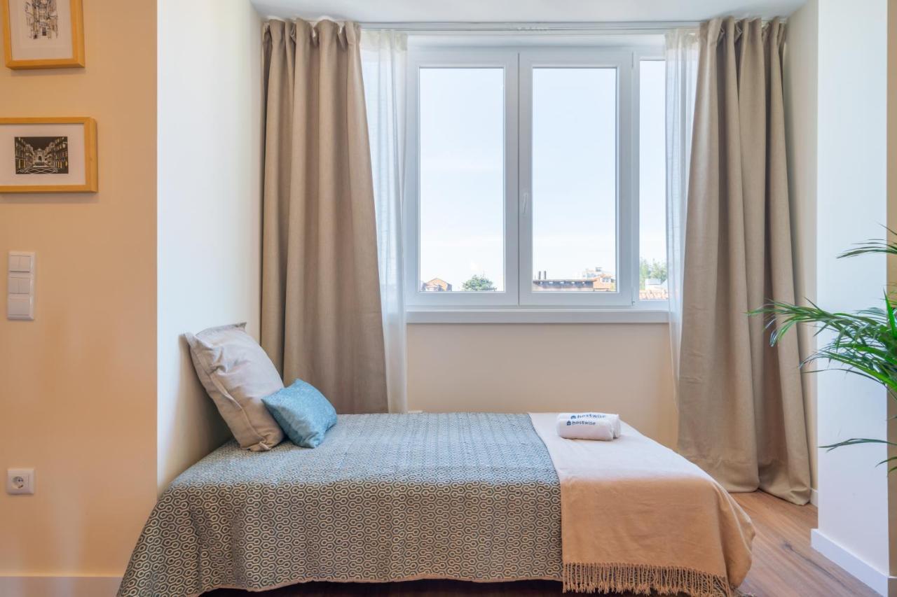 Host Wise - Fantastic Contemporary Flat W Balcony Apartment Porto Luaran gambar