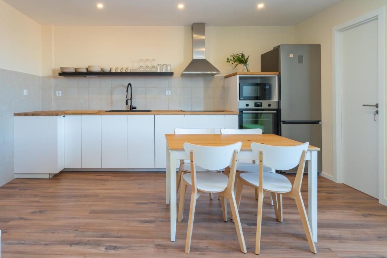 Host Wise - Fantastic Contemporary Flat W Balcony Apartment Porto Luaran gambar