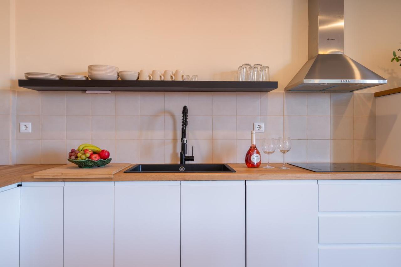 Host Wise - Fantastic Contemporary Flat W Balcony Apartment Porto Luaran gambar